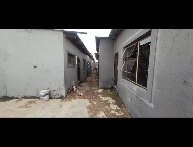 13 BEDROOM HOUSE FOR SALE IN TEMBISA